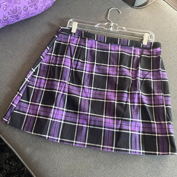Purple Plaid Pleated Skirt - Picture 3 of 5